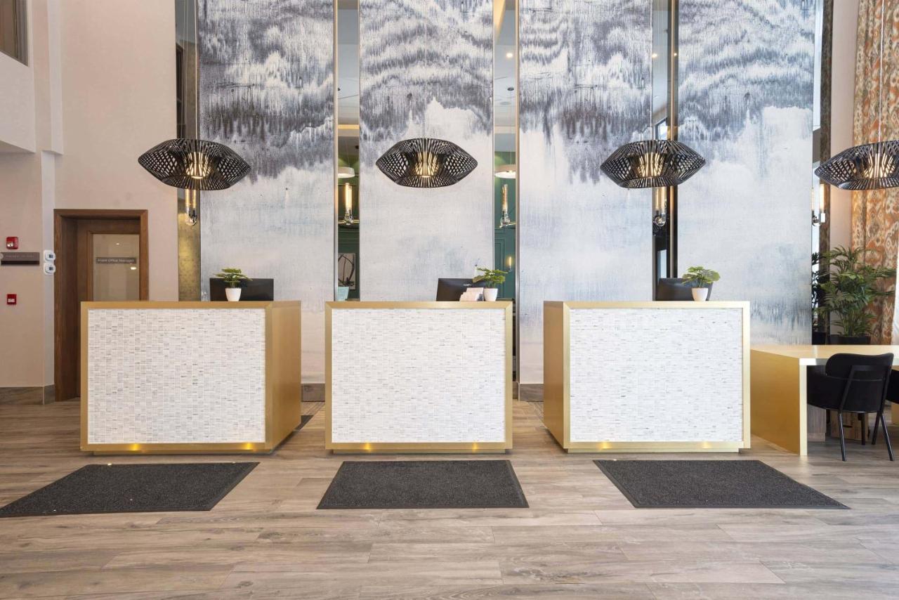 Sandman Signature Sherwood Park Hotel エクステリア 写真
