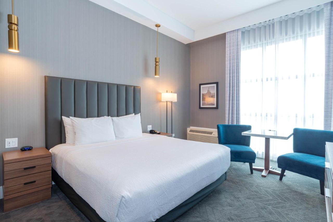Sandman Signature Sherwood Park Hotel エクステリア 写真