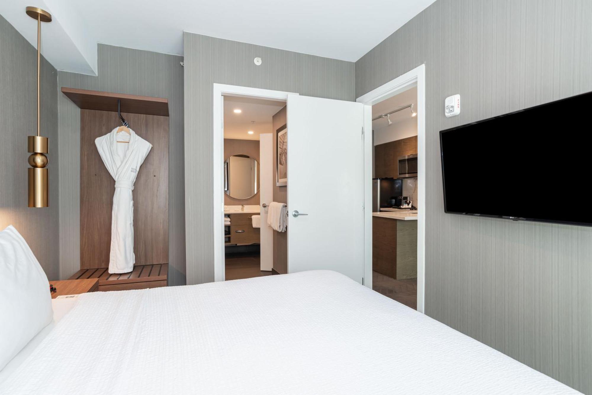 Sandman Signature Sherwood Park Hotel エクステリア 写真