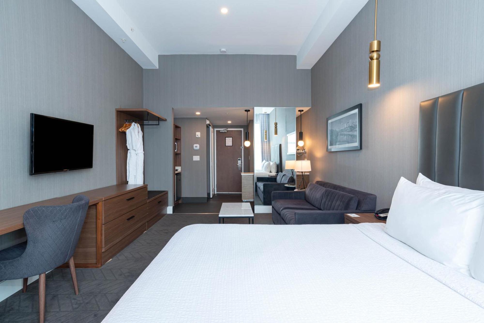 Sandman Signature Sherwood Park Hotel エクステリア 写真