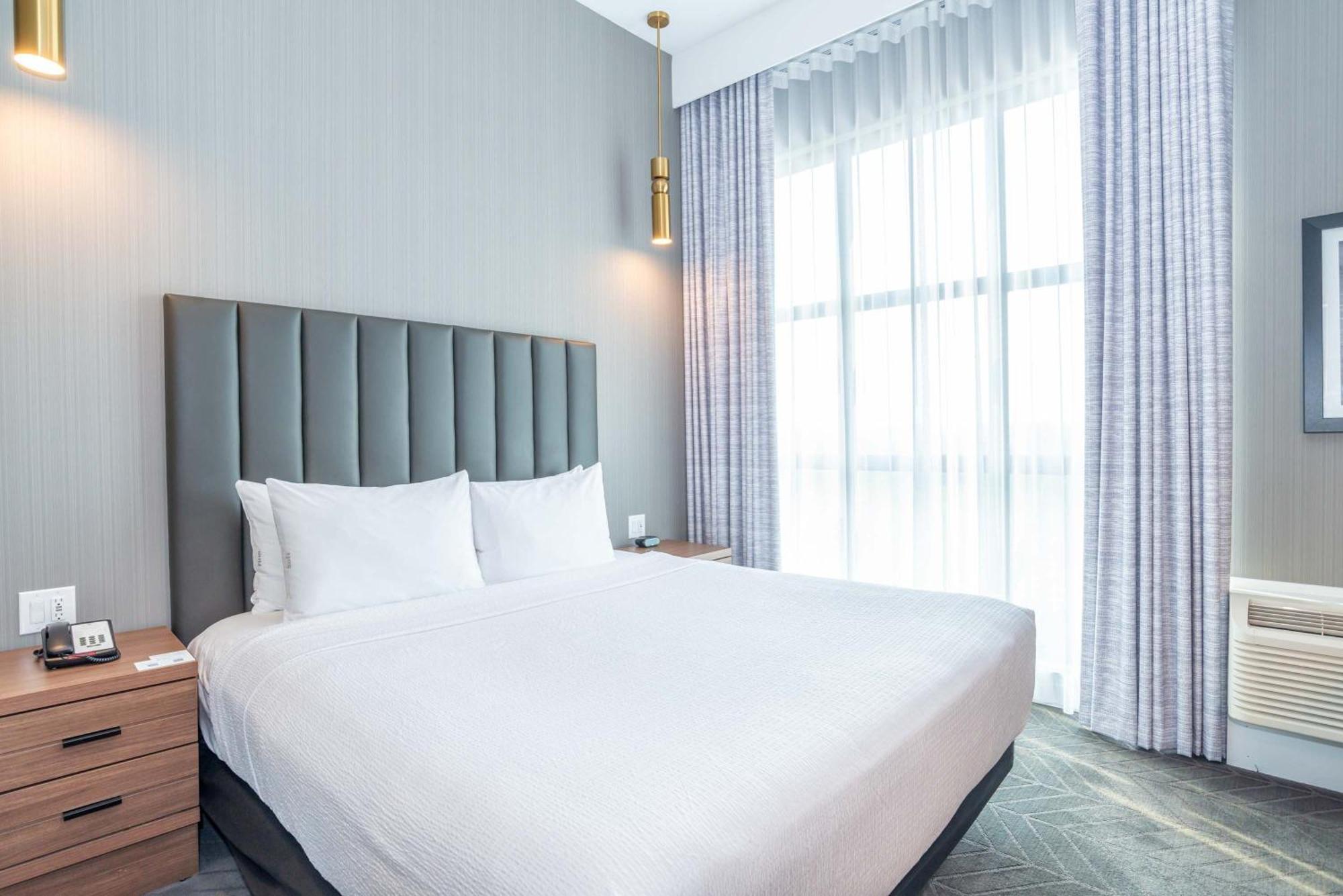 Sandman Signature Sherwood Park Hotel エクステリア 写真