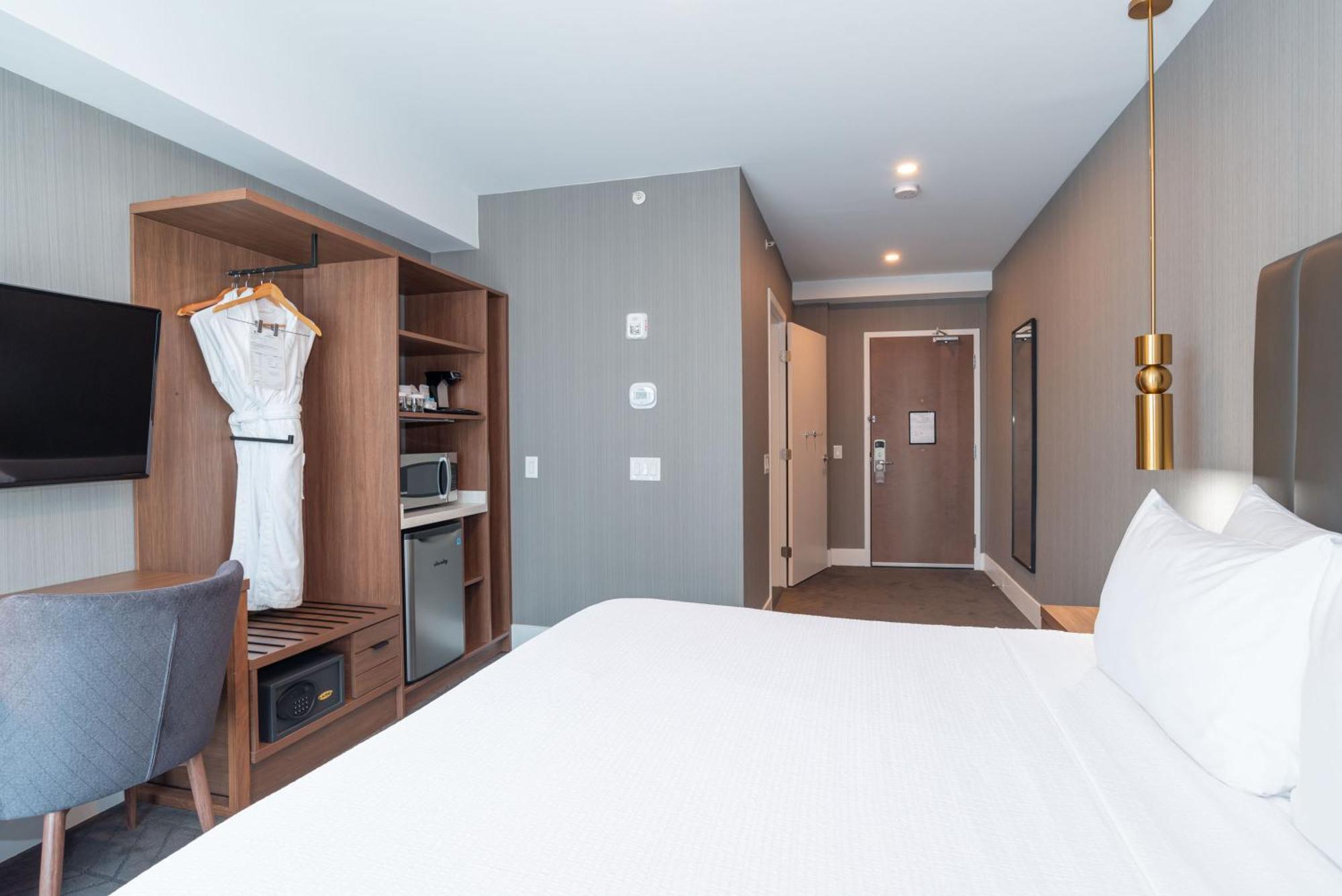Sandman Signature Sherwood Park Hotel エクステリア 写真