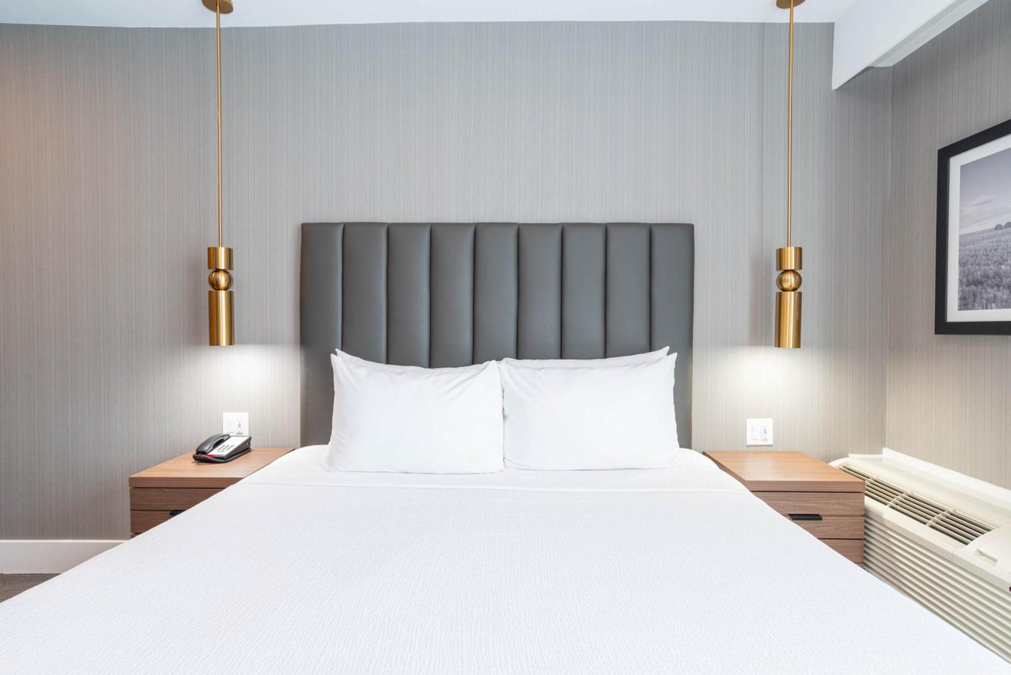 Sandman Signature Sherwood Park Hotel エクステリア 写真