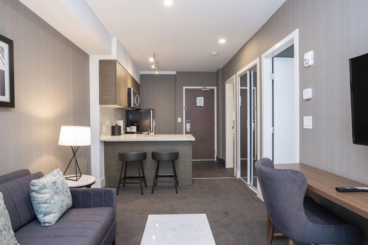 Sandman Signature Sherwood Park Hotel エクステリア 写真