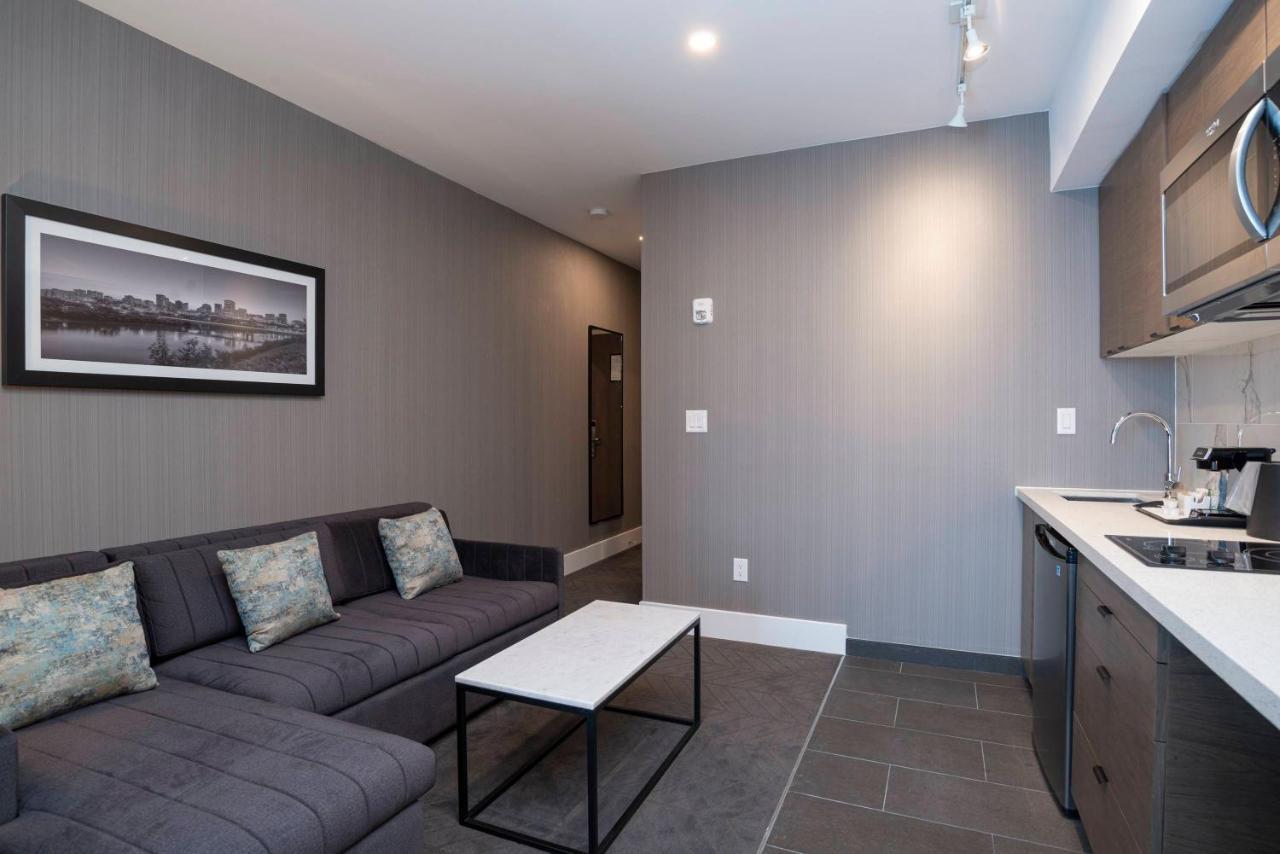 Sandman Signature Sherwood Park Hotel エクステリア 写真
